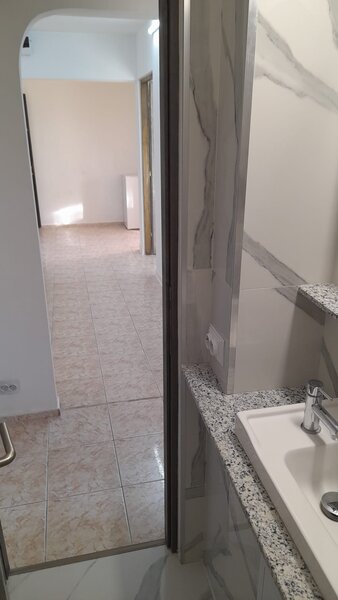 Dorobantilor, Stefen cel Mare, bloc Perla.